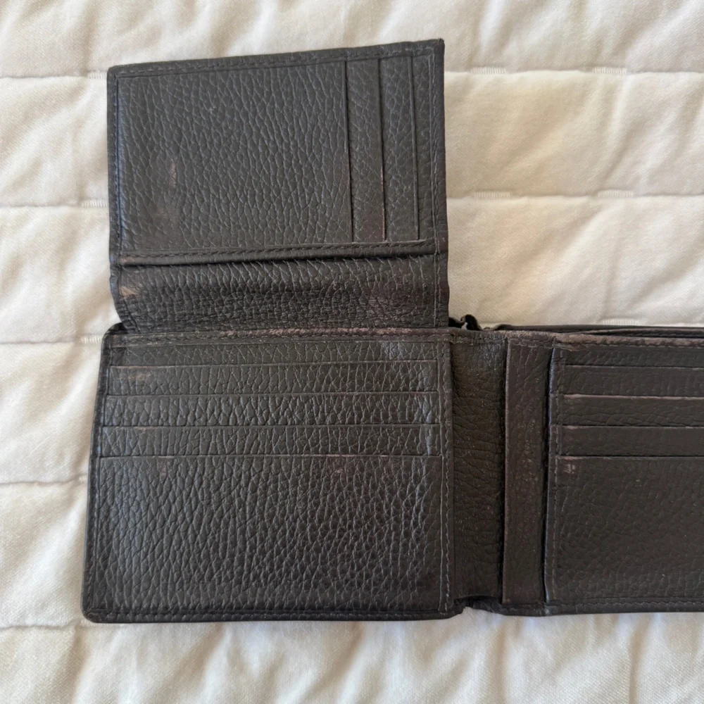 GUCCI VINTAGE LOGO PLATE GG SOFT EMBOSSED LEATHER WALLET BIFOLD BROWN